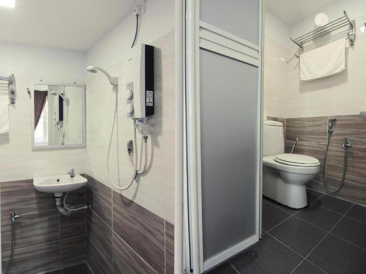 Room V Jalan Megat By Secom Бату Пахат Екстериор снимка